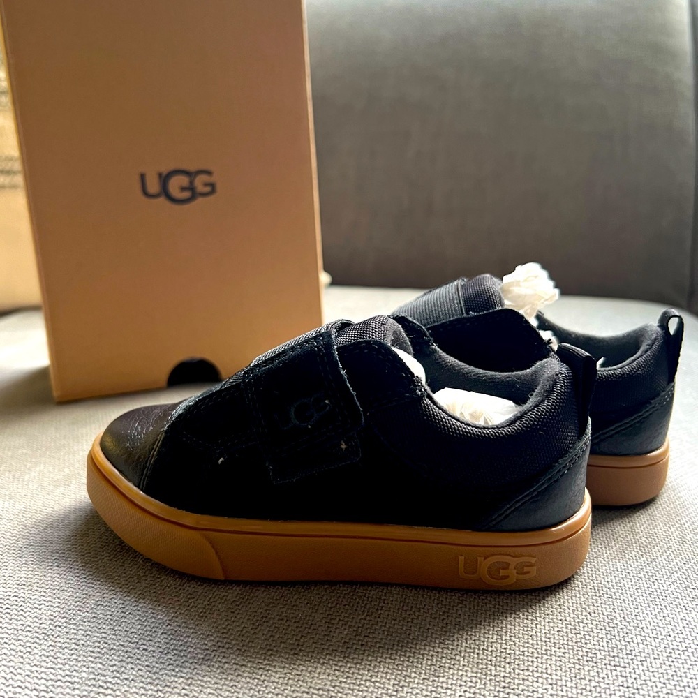 UGG T rennon low black toddler shoes